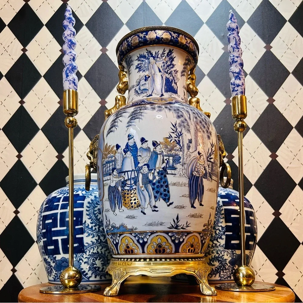 Classic Blue & White Lion-Head Chinoiserie Vase on Gilt Base – 16.5” Vintage Lux